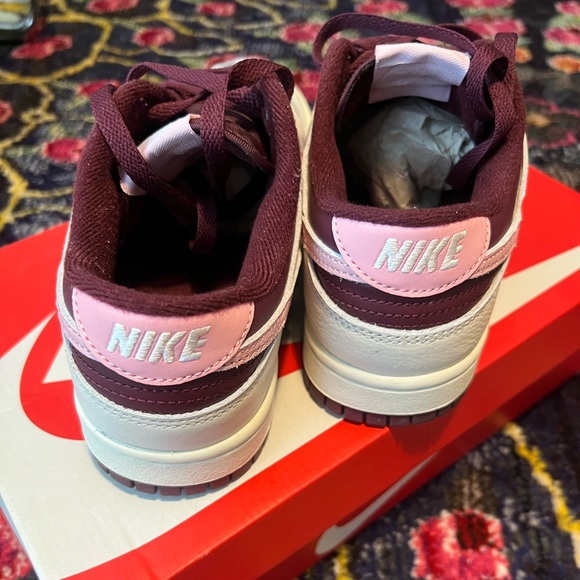VNDS Nike Valentine Dunks 2023 W9 - Picture 4 of 7